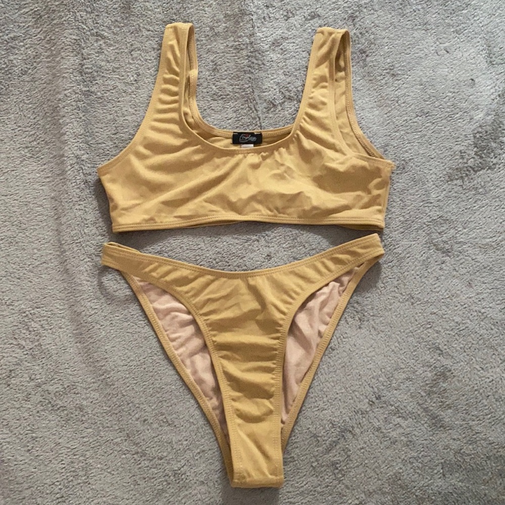 Swimsuit from Fashion Nova - Picture 2 of 2